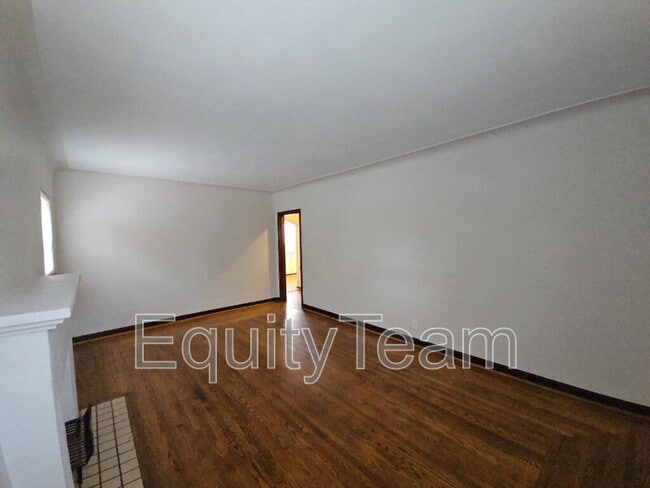 Photo - 4379 Ridgeview Ave Apartment