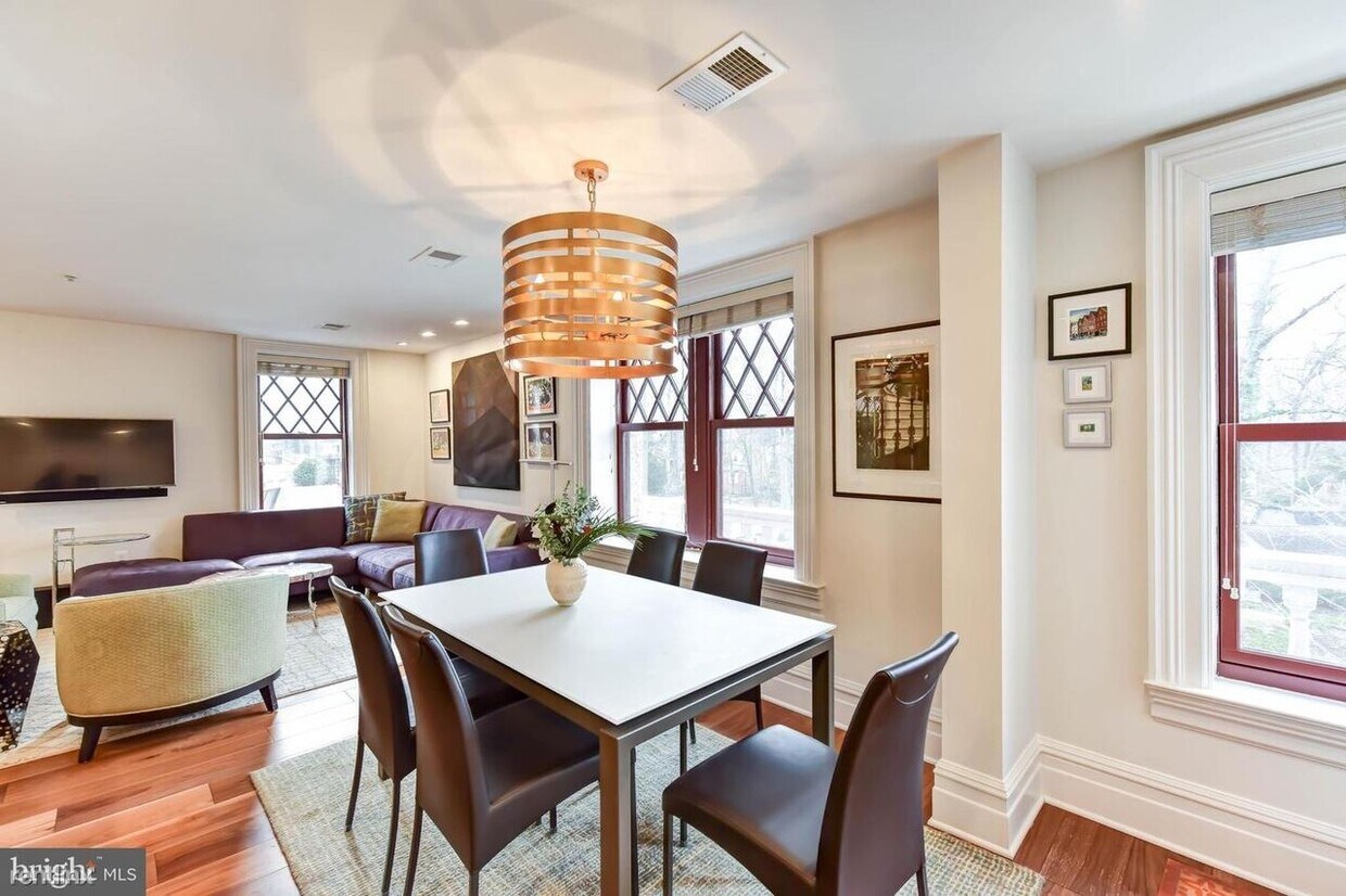 Primary Photo - 2 br, 2 bath Condo - 2829 Sacks St