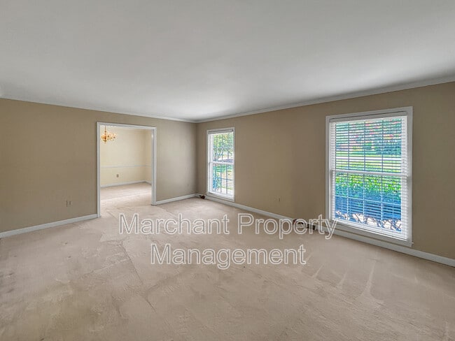 Foto del edificio - 512 Devenger Rd