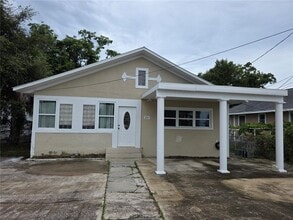 Building Photo - 207 Hibiscus St