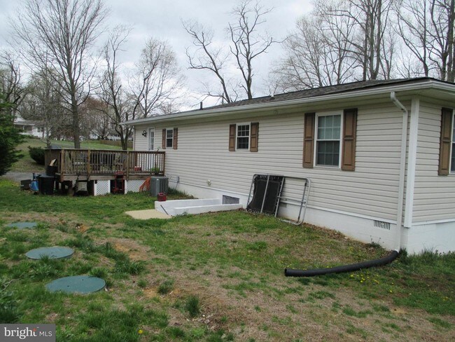 Foto del edificio - 810 W Mount Harmony Rd