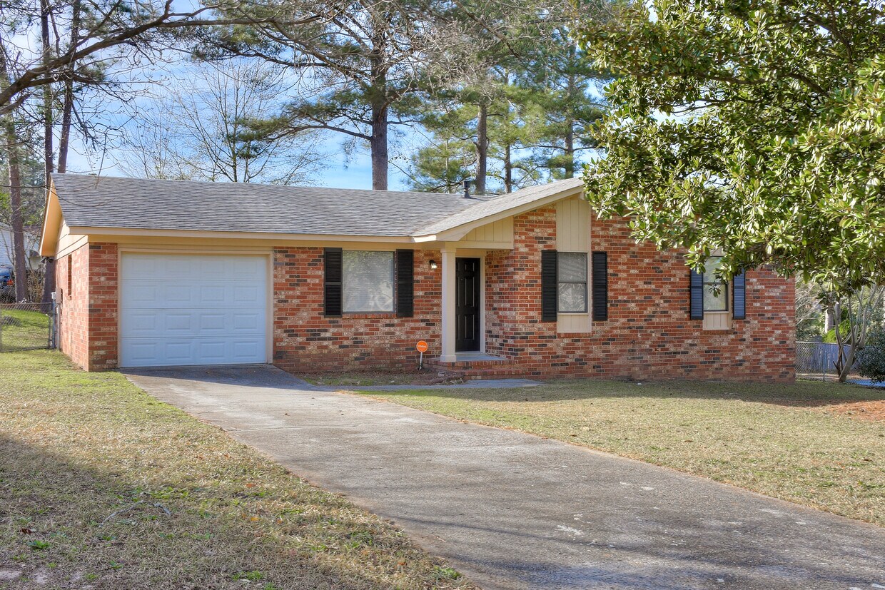 Primary Photo - 3547 Stoney Brook Rd