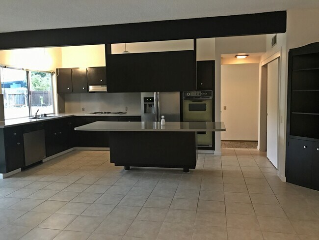 Foto del edificio - 4217 American River Dr