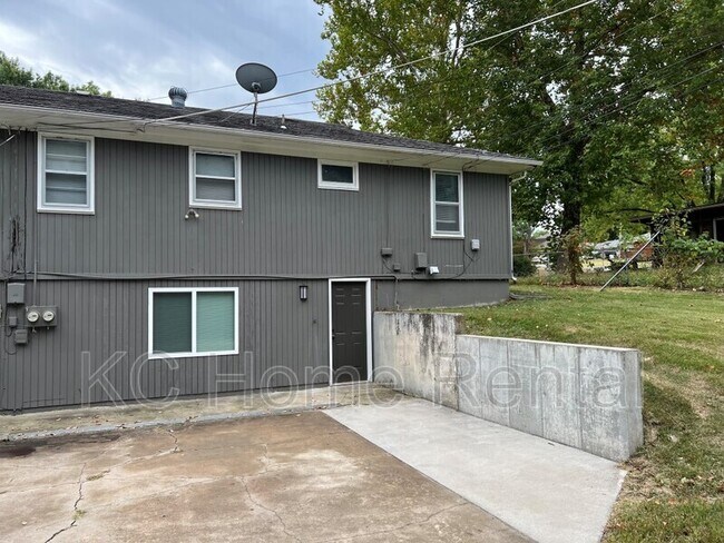 Building Photo - 7658 Walker Ave