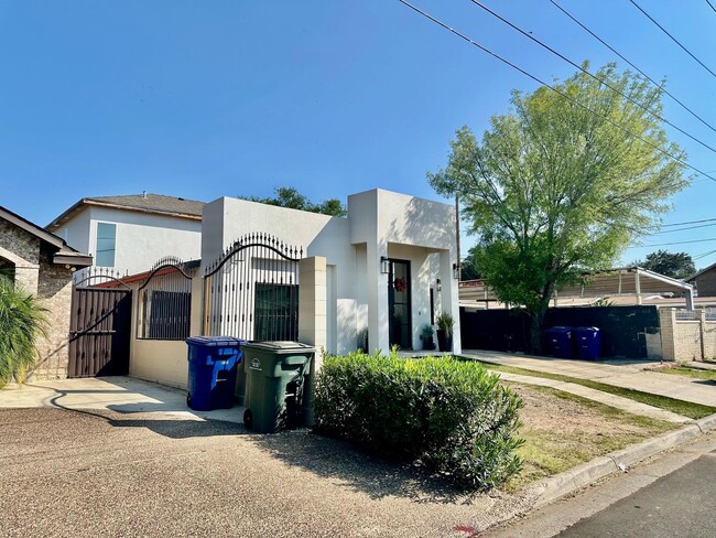 Building Photo - 4705 San Francisco Ave