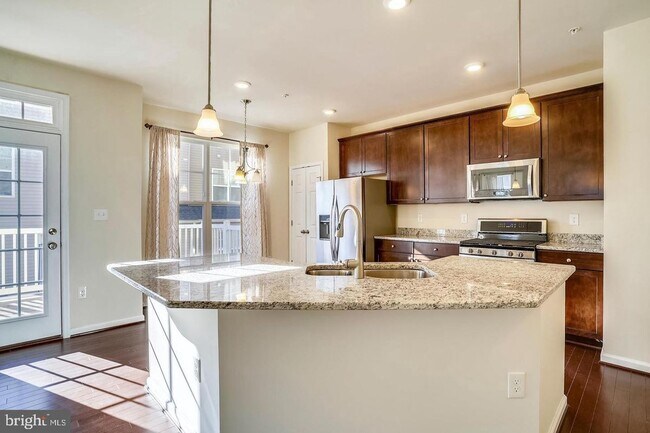 Building Photo - 6163 Margarita Way