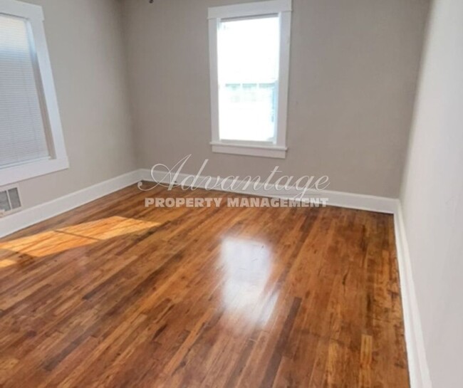 Building Photo - Newly Renovated 3 bedroom 2 bath Home -  U...