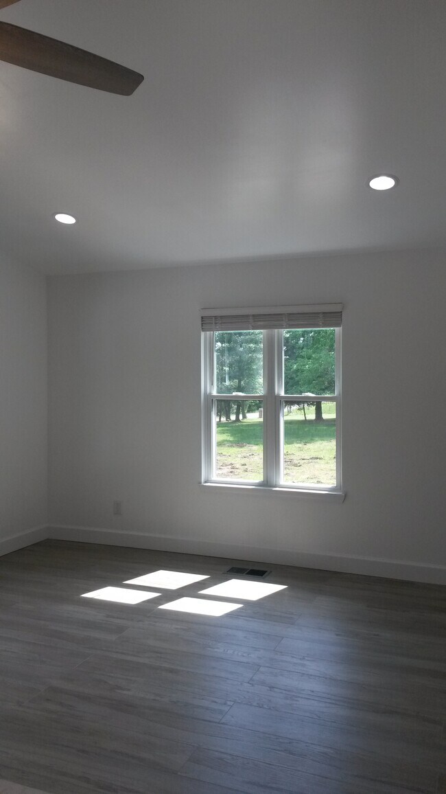 2896 Mosley Ferry Rd, Ashland City, TN 37015 House Rental in Ashland