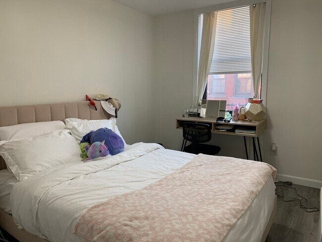 Building Photo - 126 Salem St