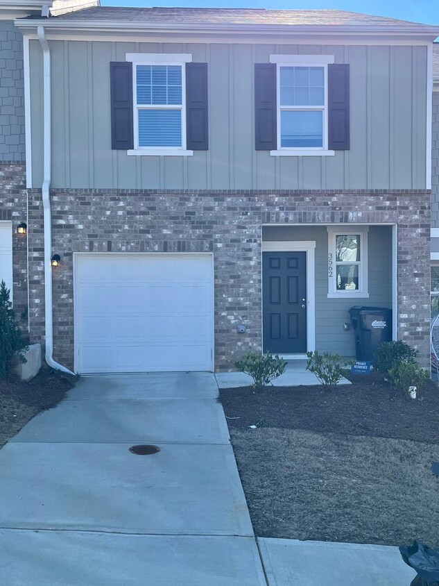 Foto principal - 3bd/2ba Townhome w/ Garage, Private Patio ...