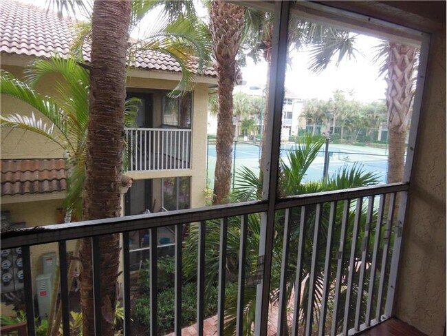 Foto del edificio - 17201 Glenmoor Dr