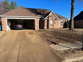 Building Photo - 11640 Leewood Dr