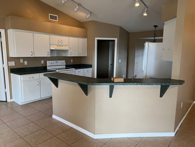 Building Photo - Winter Haven spacious 3/2 near Legoland!