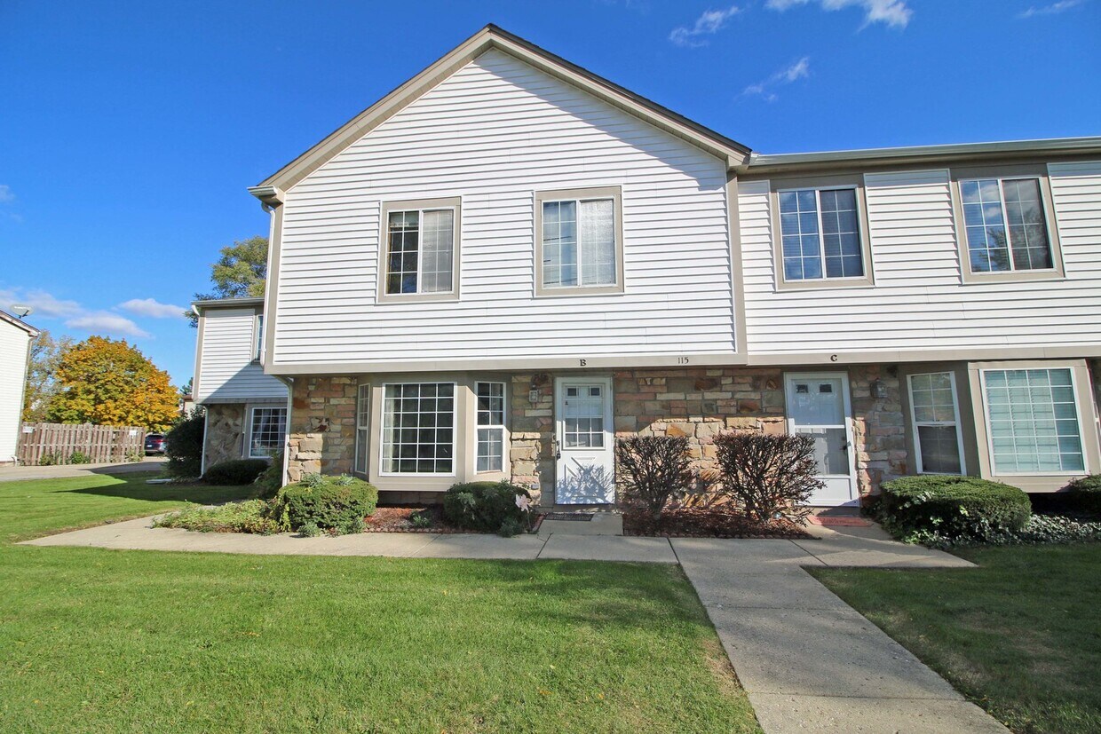 115 S Hale Ave, Bartlett, IL 60103 Townhome Rentals in Bartlett IL