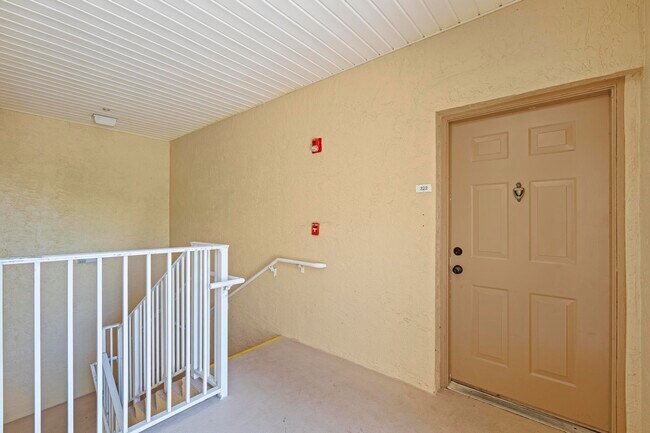 Foto del edificio - 2060 Greenview Shores Blvd