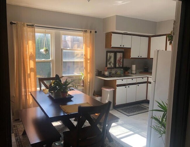 Foto del edificio - 1333 W Carmen Ave
