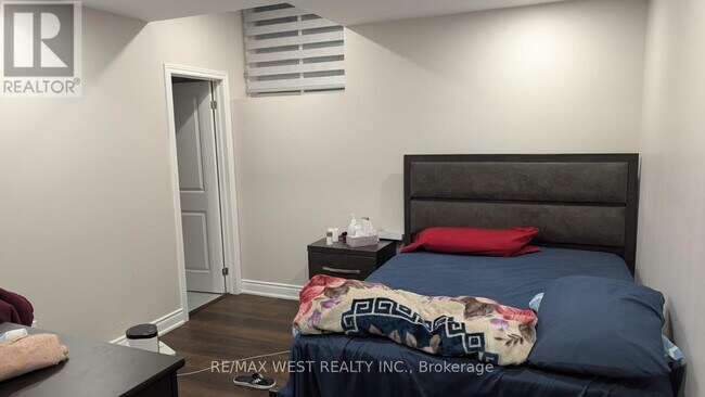 Photo du bâtiment - 65 Port Royal Ave