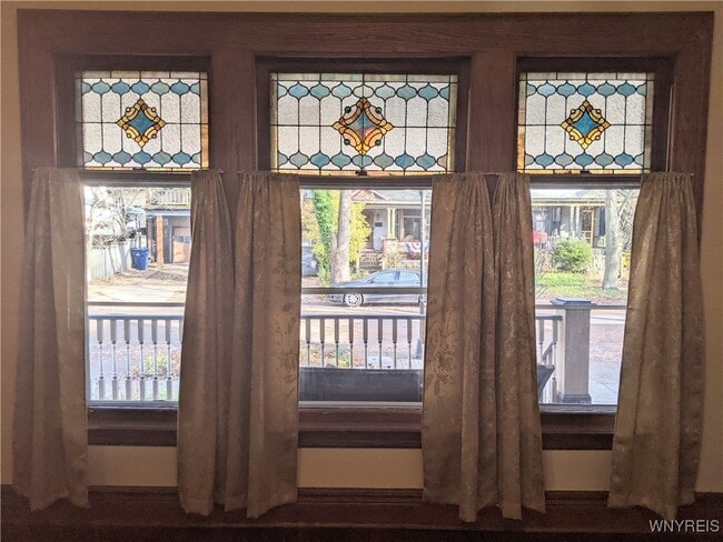 Building Photo - 366 Ashland Ave