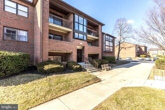 Building Photo - 2 Juliet Ln