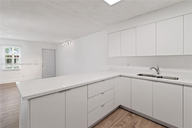 Foto del edificio - 805 NW 13th St