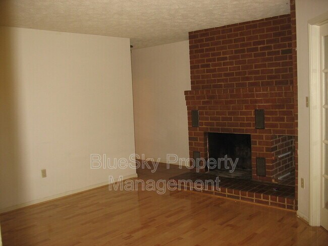 Building Photo - 104 Turtle Creek Rd