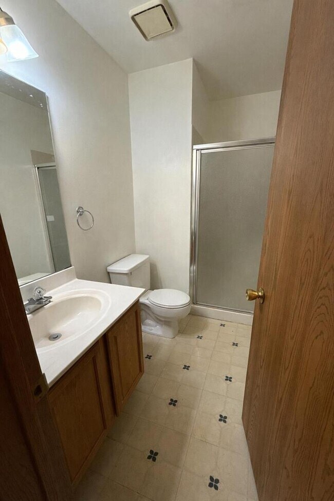 Foto del edificio - 303 Newport Ln