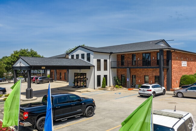 Building Photo - Executive Lodge
