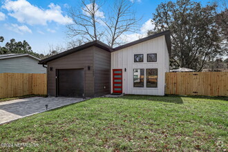 Building Photo - 1037 Collier Blvd