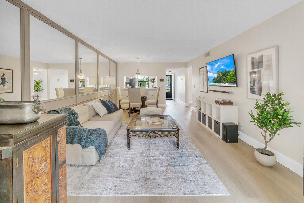 Foto del edificio - 22136 Palms Way