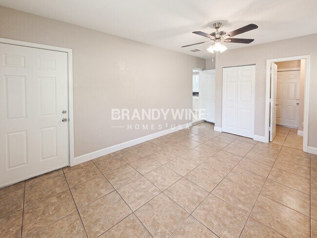Foto del edificio - 7717 Downing Cir