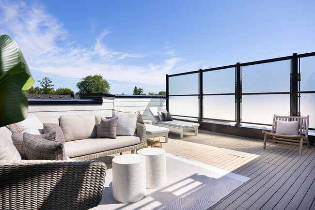 Photo du bâtiment - 600 Brookdale Ave