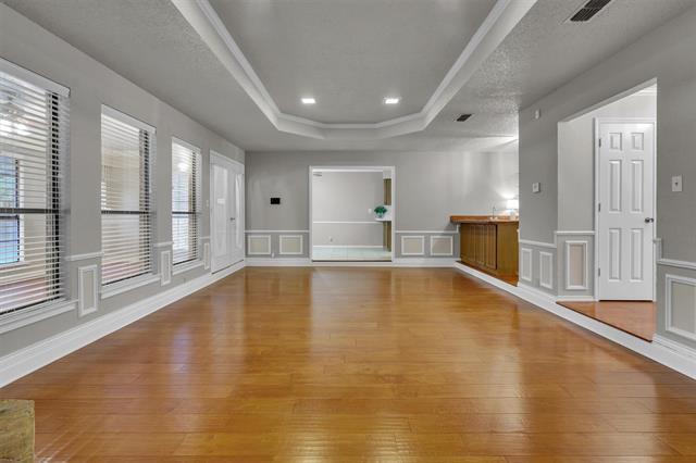 Building Photo - 7825 Silveridge Dr