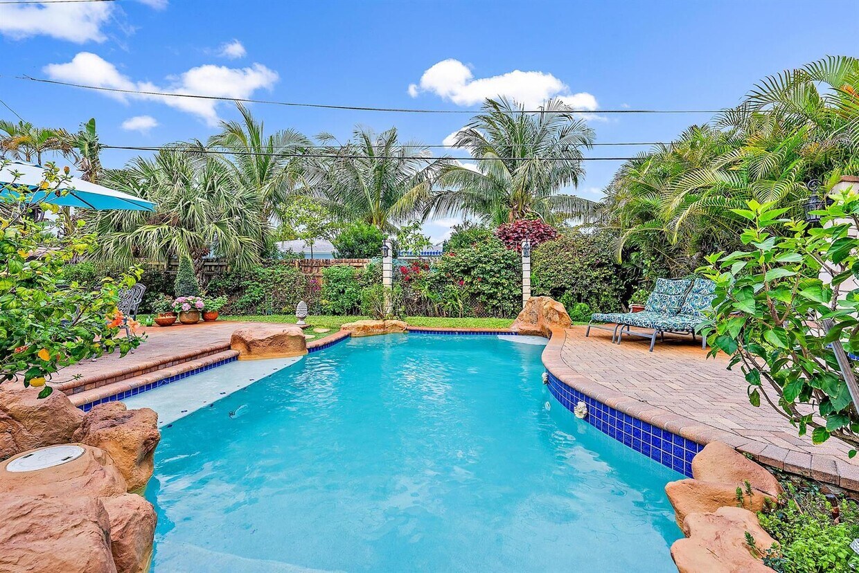 Foto principal - 245 Arlington Rd