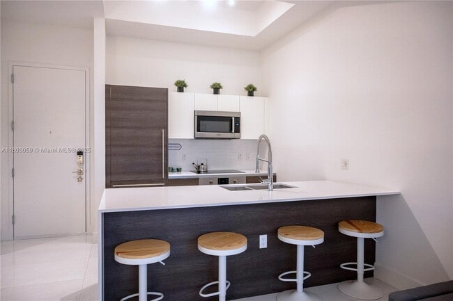 Building Photo - 301 Altara Ave