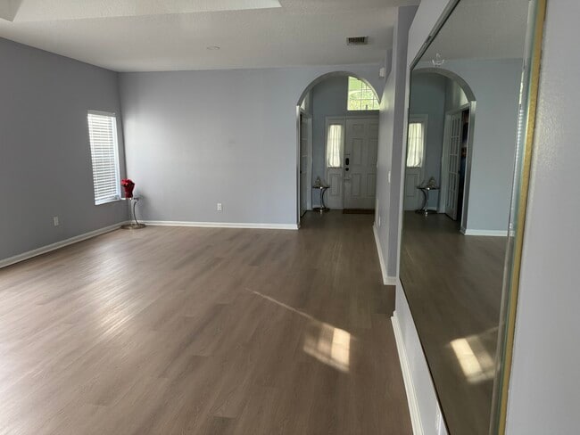 Building Photo - 13646 Hawk Lake Dr