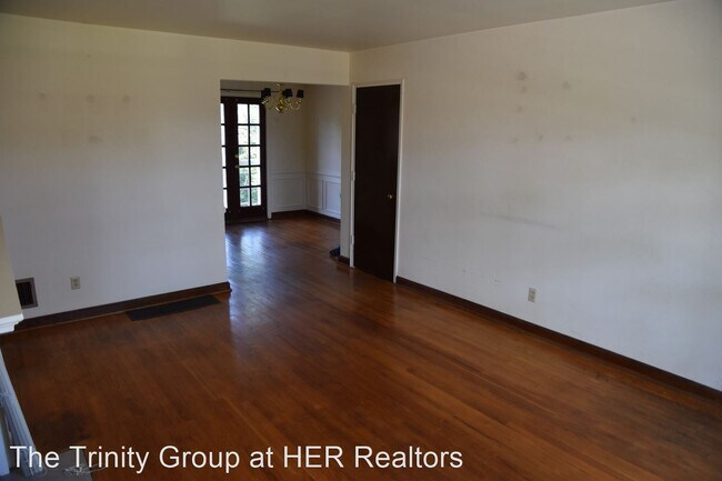 Building Photo - 2098 Ridgeview Rd