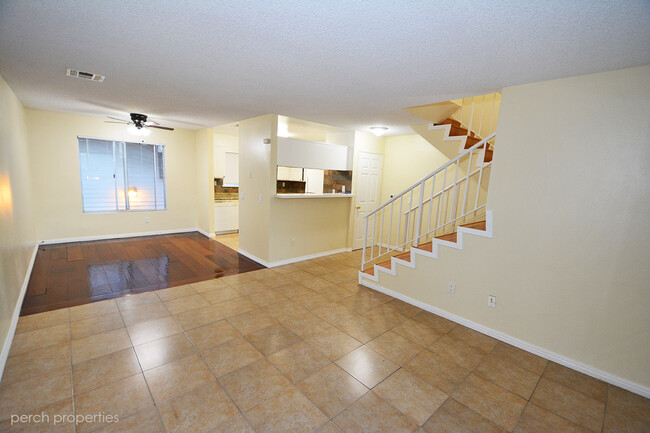 Foto del edificio - 11150 Glenoaks Blvd