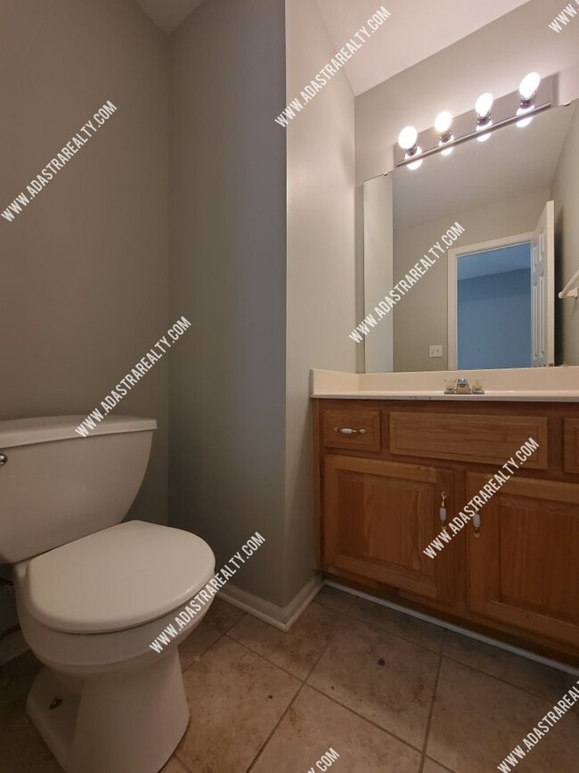 Foto del edificio - Beautiful and Spacious Louisburg Townhome-Available in MAY!!