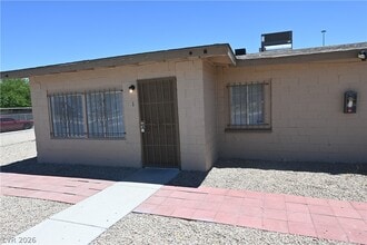 Building Photo - 1007 C St