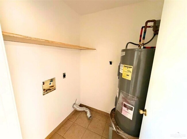 Foto del edificio - 7 Francisco Ave