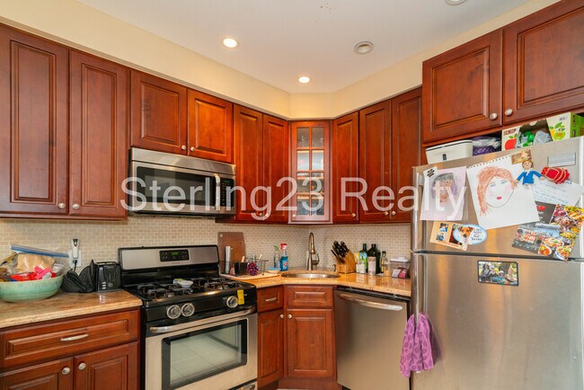 Foto del edificio - 3205 Broadway