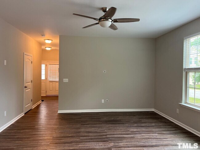 Foto del edificio - 106 E Grove Point Dr