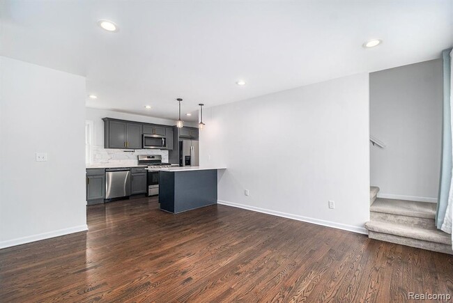 Building Photo - 1508 Gardenia Ave