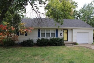 Building Photo - 2403 NE Shady Ln Dr