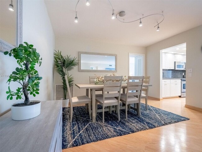 Building Photo - 3200 S Ocean Blvd