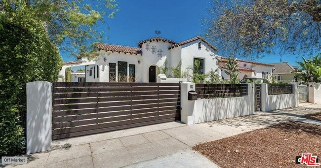 Building Photo - 132 S Kilkea Dr