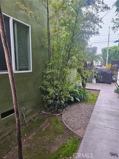 Building Photo - 4501 E 4th St