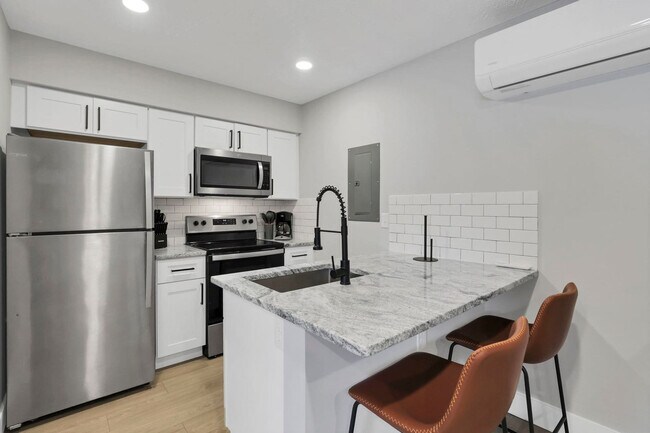 Foto del edificio - 494 Forest St
