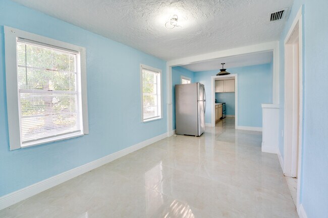 Foto del edificio - 813 Truman St