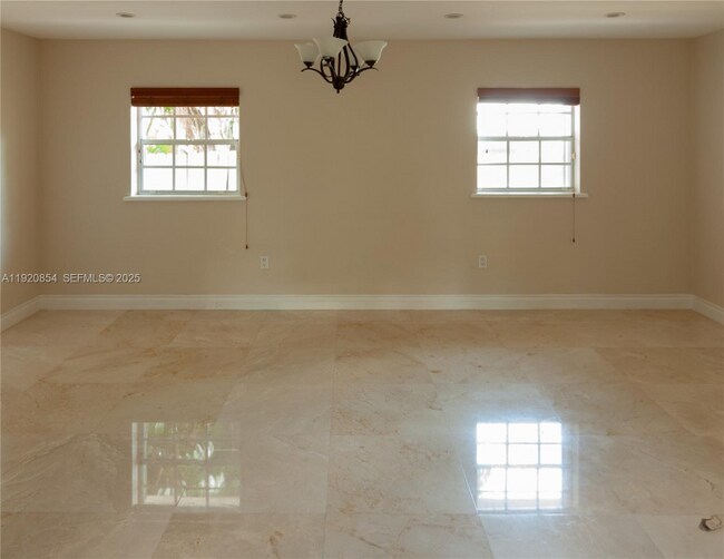 Foto del edificio - 6384 SW 31st St